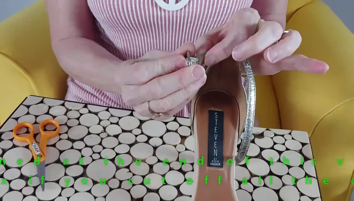 Optional: Repairing worn-out elastic. If the elastic is worn, sew on new elastic using a strong needle and thread before attaching the Velcro.