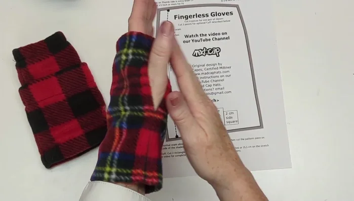 Download the free fingerless glove pattern from madcapphats.com.