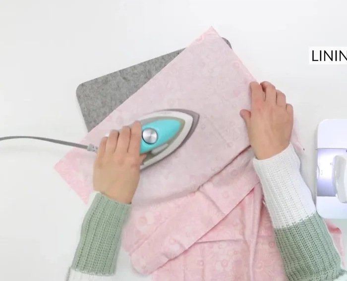 Assemble the bag: Attach exterior and interior pieces to the gussets.