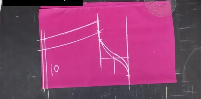 Cut the puff sleeve pattern.