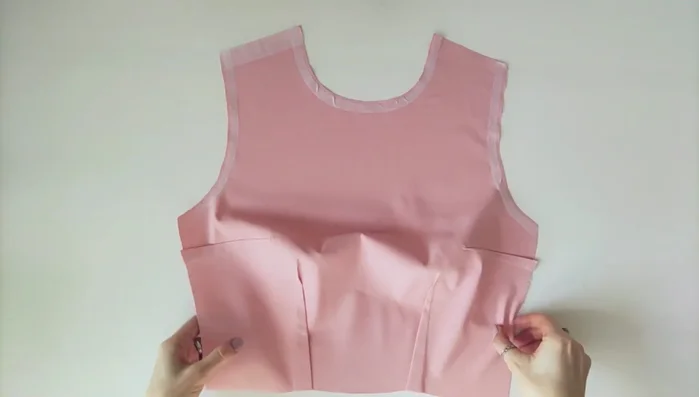 Join the front and back bodice pieces at the shoulder and side seams. Press seams open.