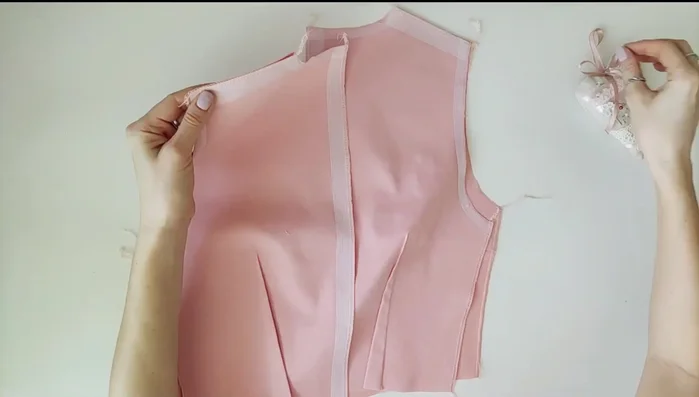 Join the front and back bodice pieces at the shoulder and side seams. Press seams open.