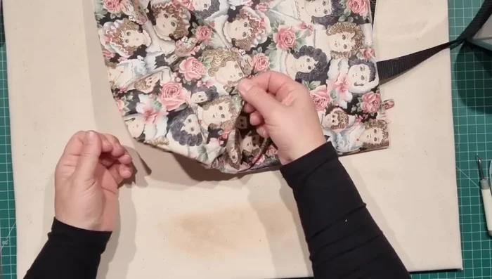 Topstitch Sides: Topstitch along the side edges of both the outer and lining fabrics to create a clean finish.