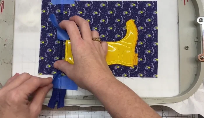 Attach the back lining to the bag. Tape and run color stop 14.