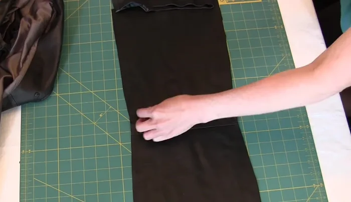 Turn and shape: Turn the sewn strips right side out. Add trapezoid-shaped pieces to the front section to shape the belt to a woman's body (narrower at the waist, wider at the hips).